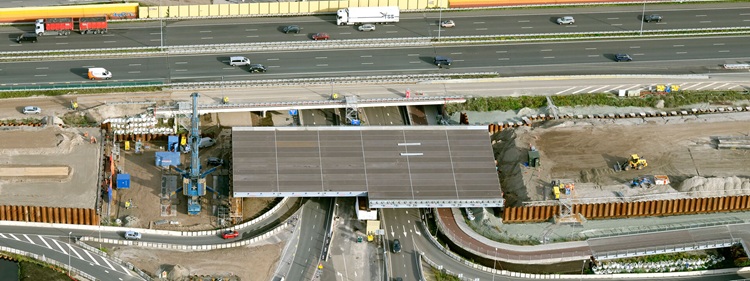 Realisatie tijdelijke brug in de A9